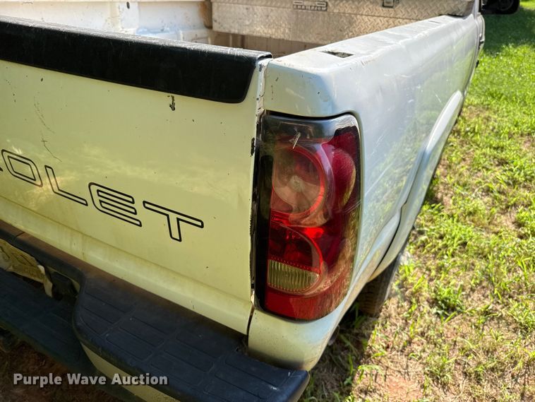 image for item FC4030 2006 Chevrolet Silverado 1500 pickup truck