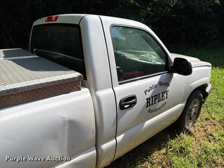 image for item FC4030 2006 Chevrolet Silverado 1500 pickup truck