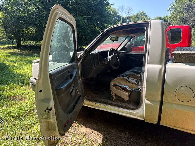 image for item FC4030 2006 Chevrolet Silverado 1500 pickup truck