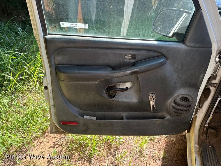 image for item FC4030 2006 Chevrolet Silverado 1500 pickup truck