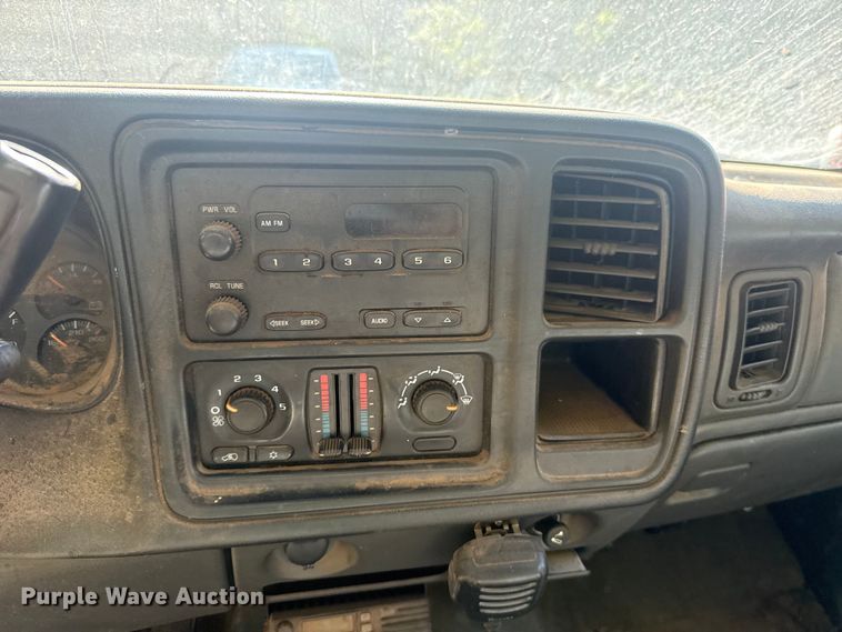 image for item FC4030 2006 Chevrolet Silverado 1500 pickup truck
