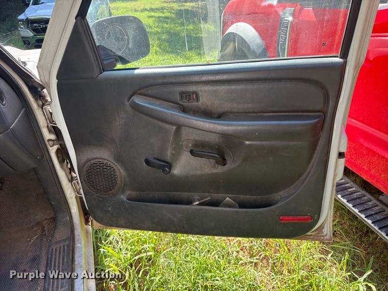image for item FC4030 2006 Chevrolet Silverado 1500 pickup truck
