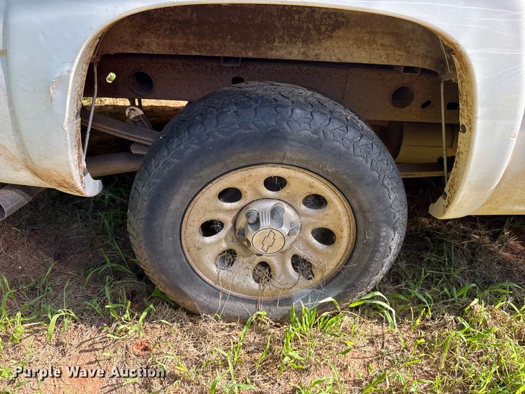 image for item FC4030 2006 Chevrolet Silverado 1500 pickup truck
