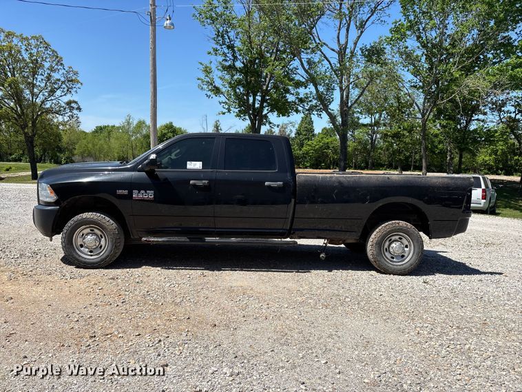 image for item FG0272 2017 RAM 2500 Crew Cab pickup truck
