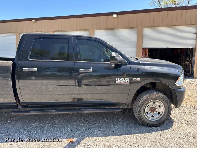 image for item FG0272 2017 RAM 2500 Crew Cab pickup truck