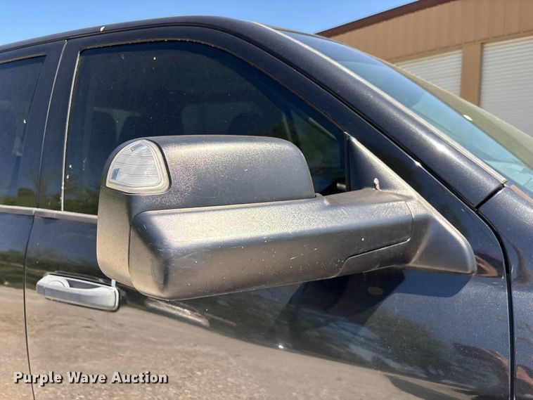 image for item FG0272 2017 RAM 2500 Crew Cab pickup truck