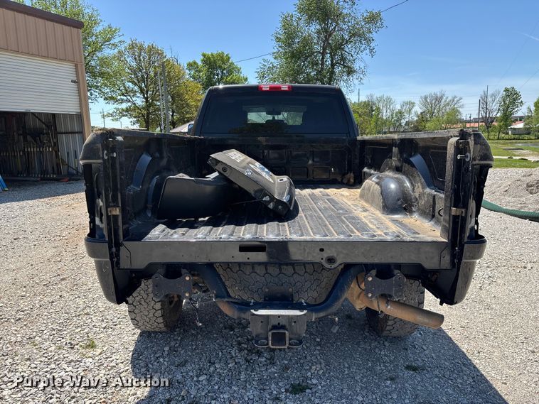 image for item FG0272 2017 RAM 2500 Crew Cab pickup truck