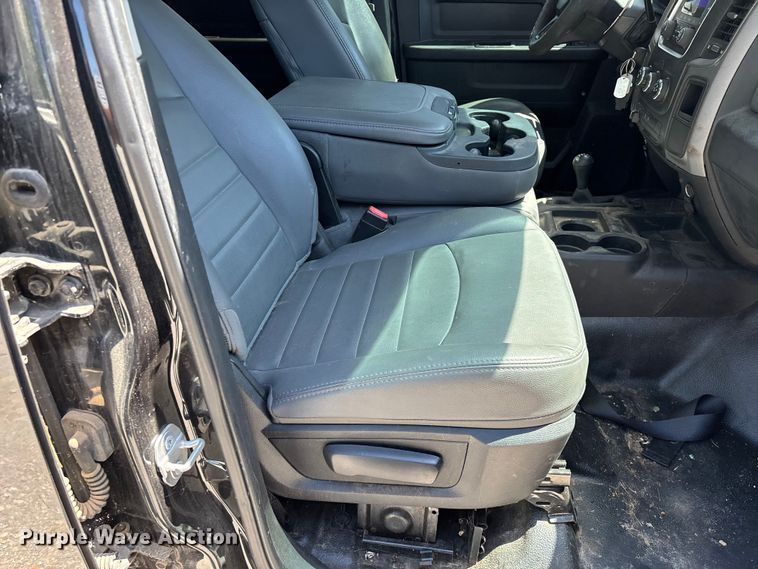 image for item FG0272 2017 RAM 2500 Crew Cab pickup truck