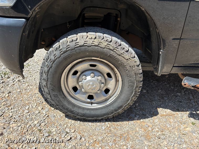 image for item FG0272 2017 RAM 2500 Crew Cab pickup truck