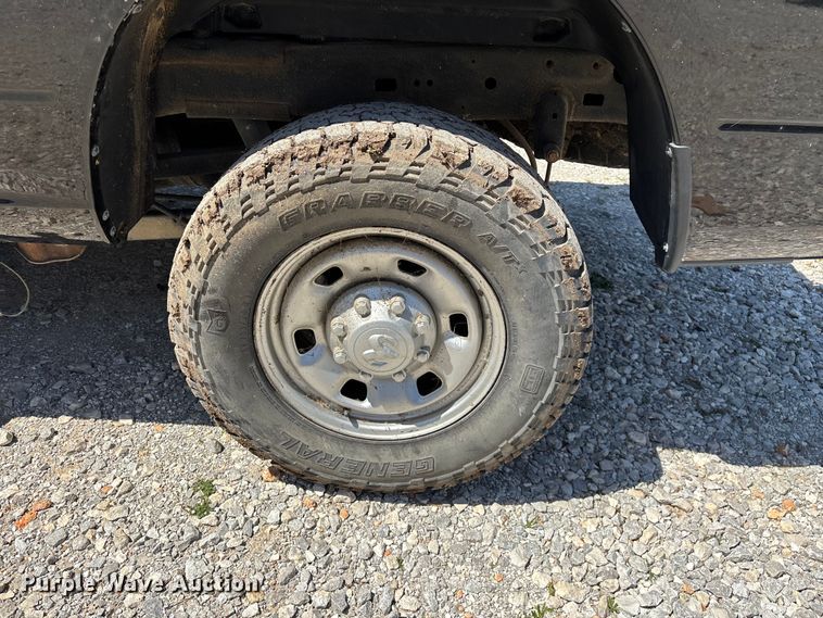 image for item FG0272 2017 RAM 2500 Crew Cab pickup truck