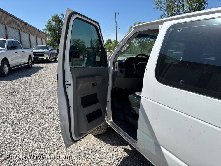 image for item FG0274 2011 Ford E350 van