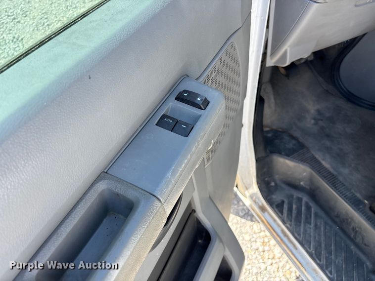 image for item FG0274 2011 Ford E350 van
