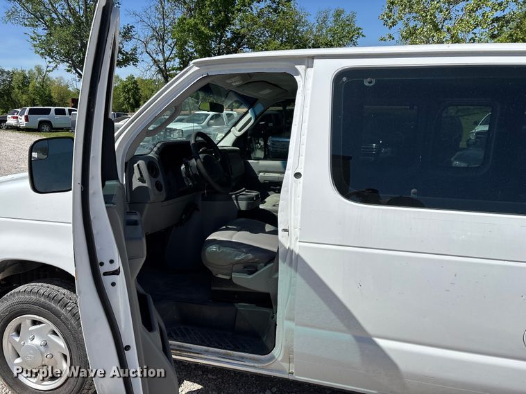 image for item FG0274 2011 Ford E350 van