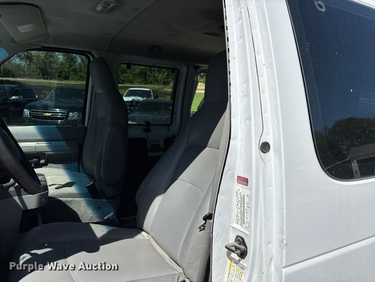image for item FG0274 2011 Ford E350 van