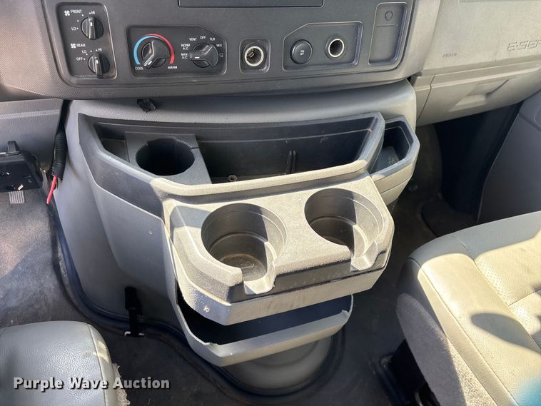 image for item FG0274 2011 Ford E350 van