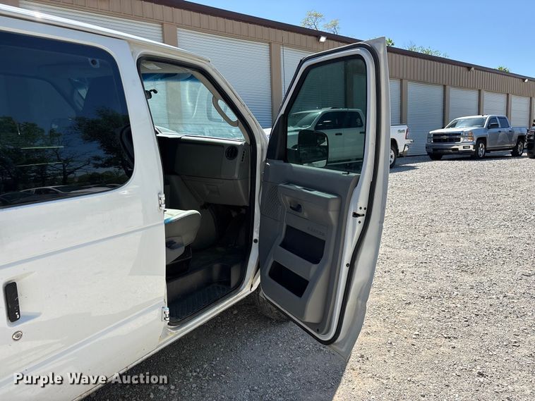 image for item FG0274 2011 Ford E350 van