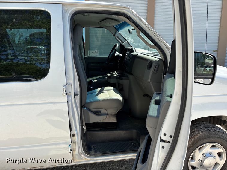 image for item FG0274 2011 Ford E350 van