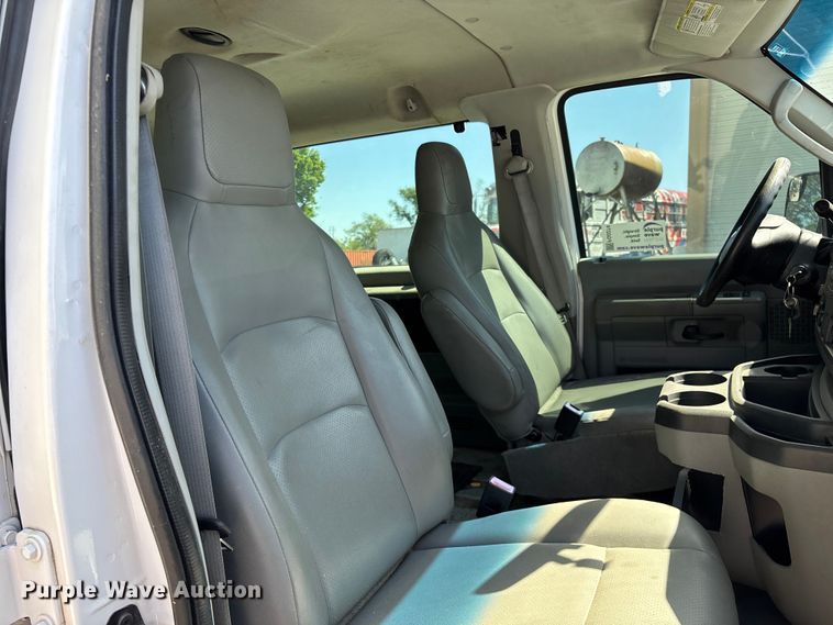 image for item FG0274 2011 Ford E350 van