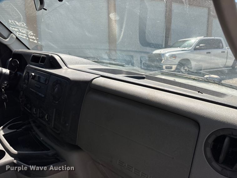 image for item FG0274 2011 Ford E350 van