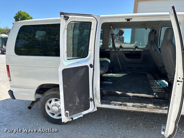 image for item FG0274 2011 Ford E350 van
