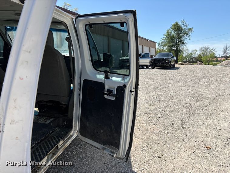 image for item FG0274 2011 Ford E350 van