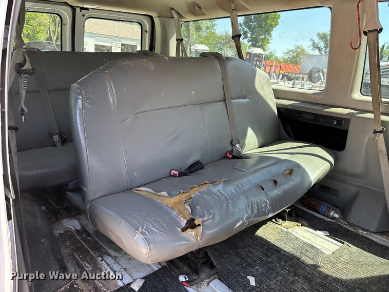 image for item FG0274 2011 Ford E350 van