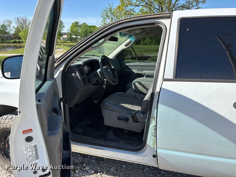 image for item FG0278 2007 Dodge Ram 1500 Ext. Cab pickup truck
