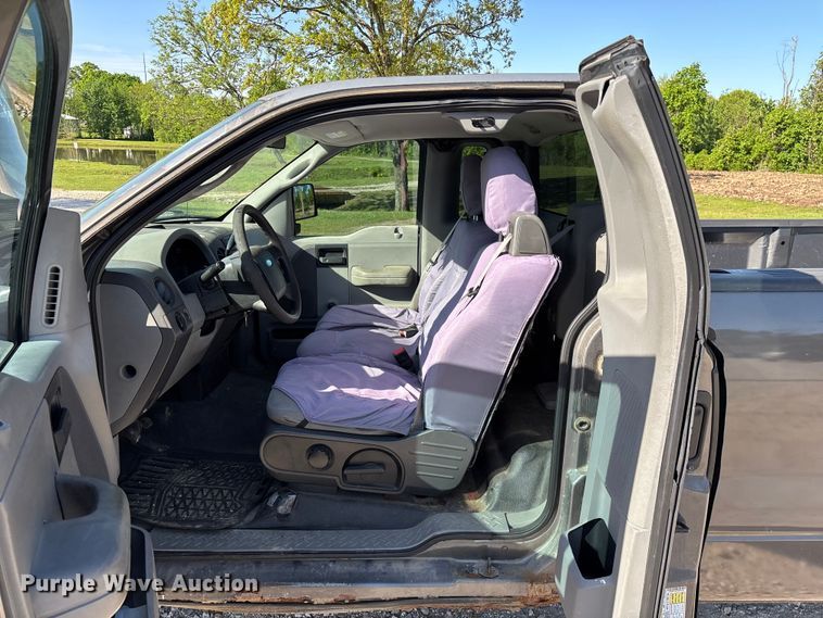image for item FG0279 2007 Ford F150 XL pickup truck