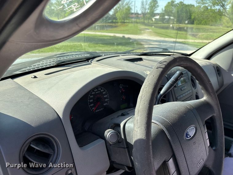 image for item FG0279 2007 Ford F150 XL pickup truck