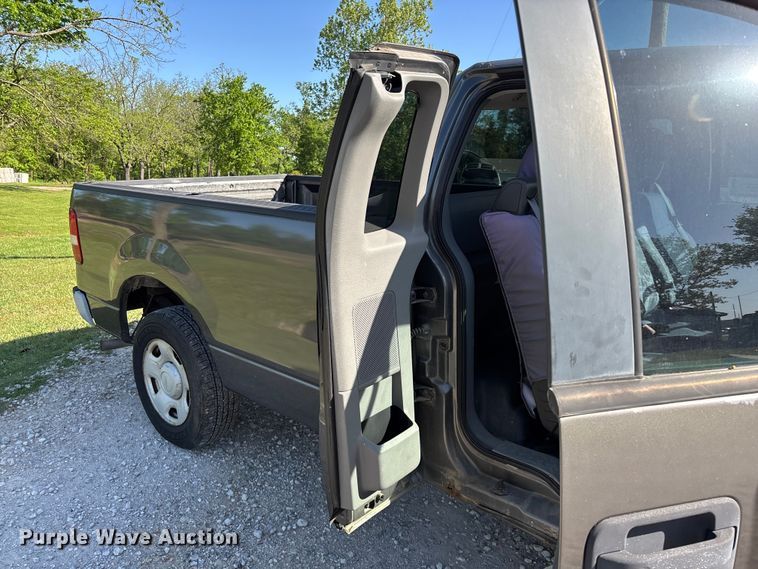 image for item FG0279 2007 Ford F150 XL pickup truck