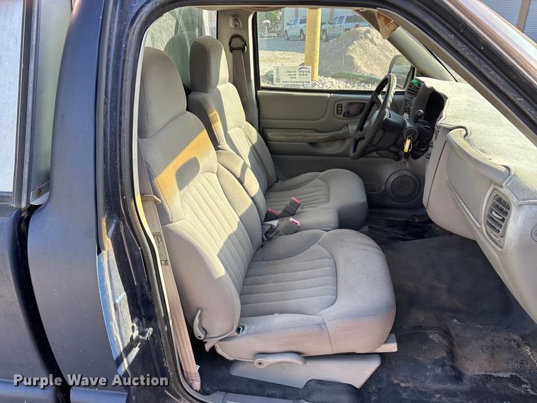 image for item FG0281 2003 Chevrolet S10 pickup truck