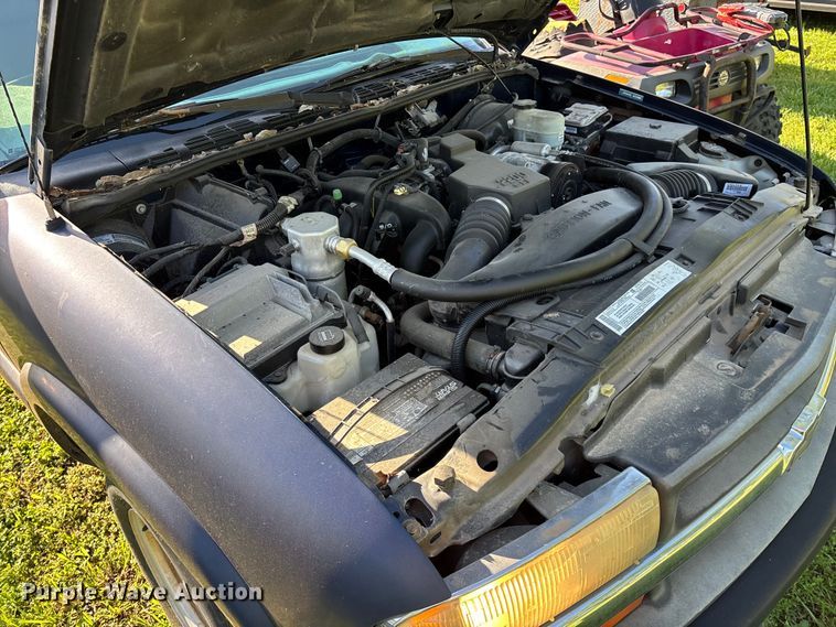 image for item FG0281 2003 Chevrolet S10 pickup truck