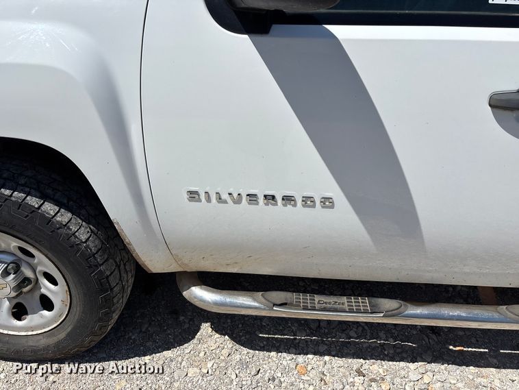 image for item FG0284 2012 Chevrolet Silverado 1500 Ext. Cab pickup truck