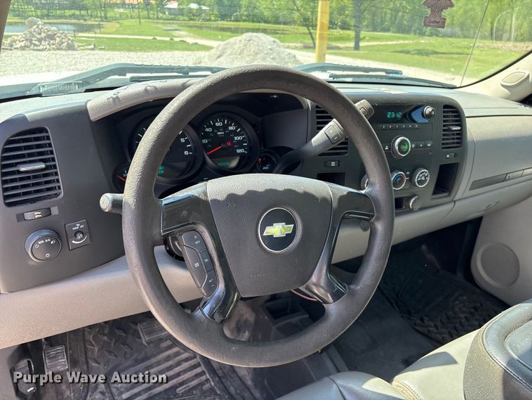image for item FG0284 2012 Chevrolet Silverado 1500 Ext. Cab pickup truck