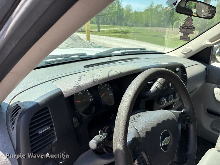 image for item FG0284 2012 Chevrolet Silverado 1500 Ext. Cab pickup truck