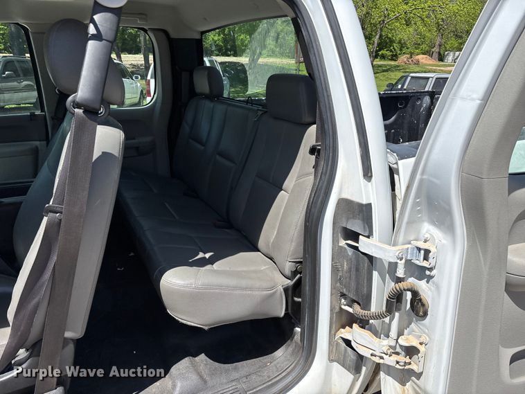 image for item FG0284 2012 Chevrolet Silverado 1500 Ext. Cab pickup truck