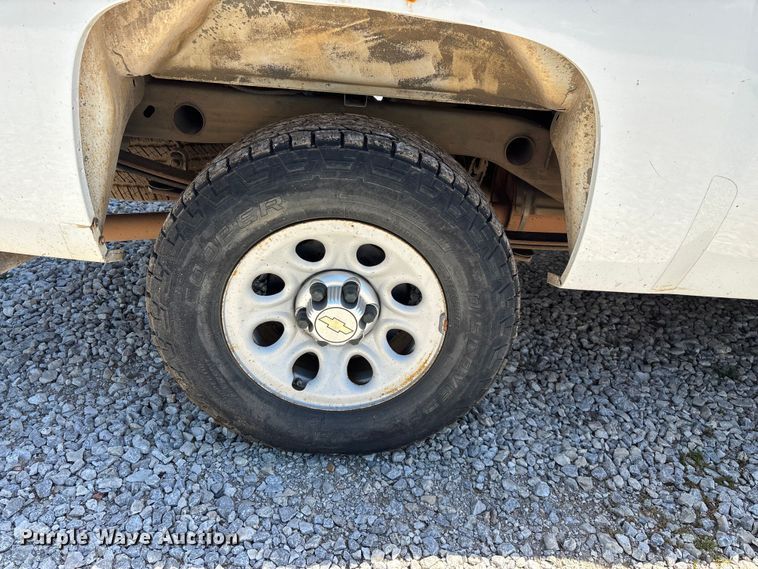 image for item FG0284 2012 Chevrolet Silverado 1500 Ext. Cab pickup truck