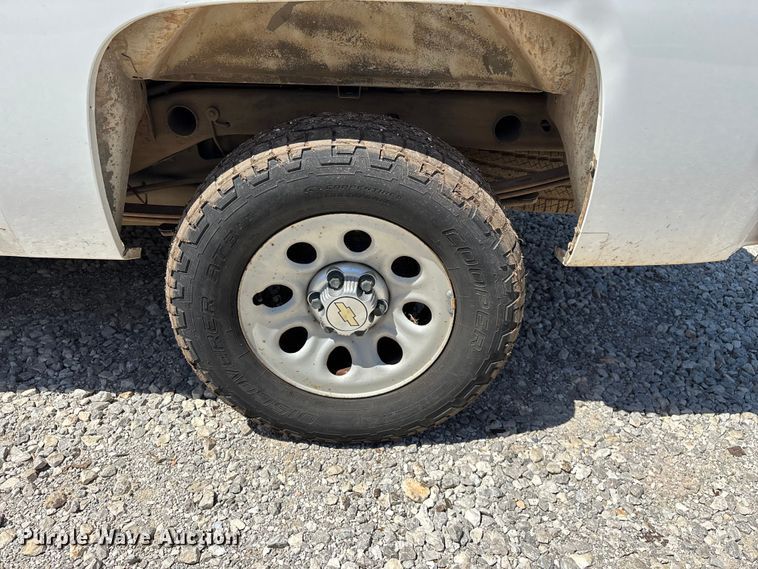 image for item FG0284 2012 Chevrolet Silverado 1500 Ext. Cab pickup truck
