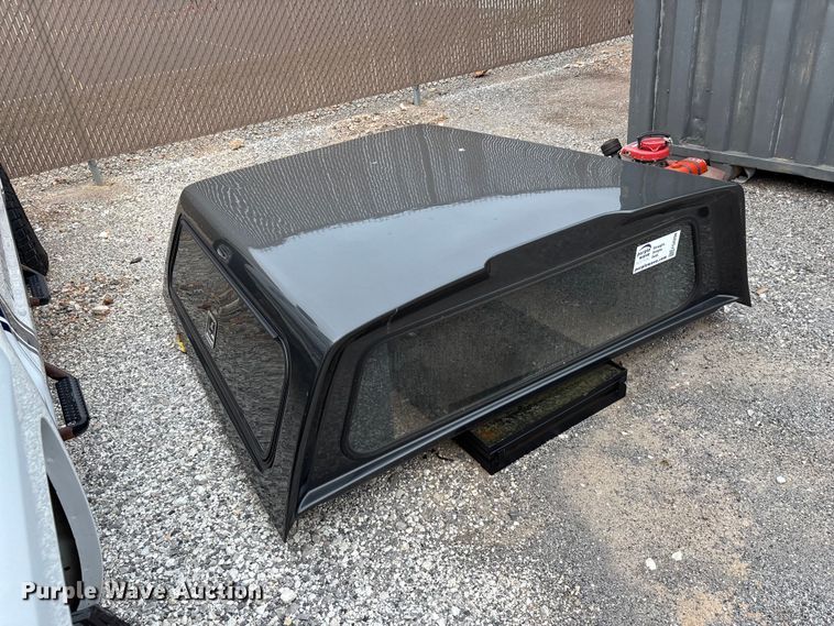 image for item FG0299 Leer pickup truck topper