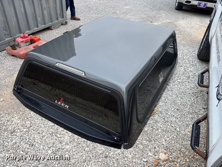 image for item FG0299 Leer pickup truck topper