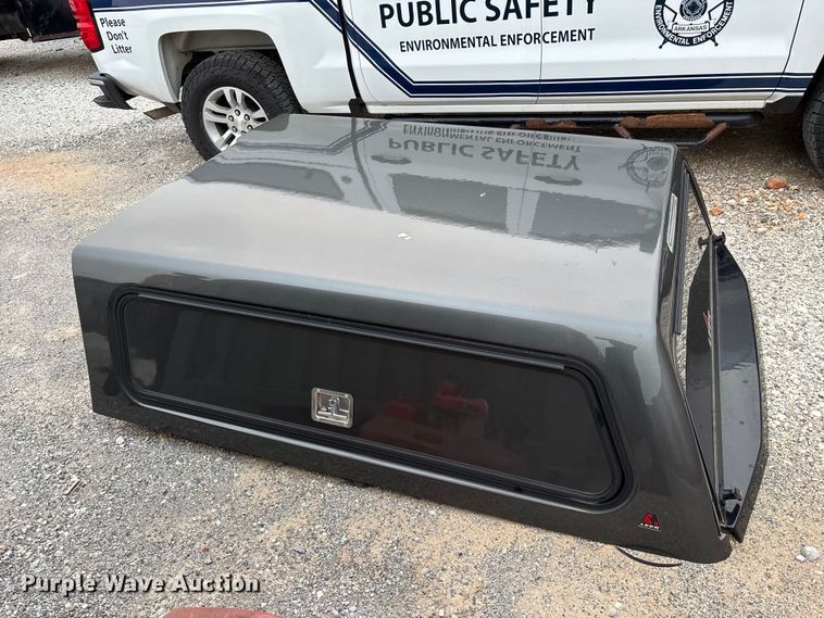 image for item FG0299 Leer pickup truck topper