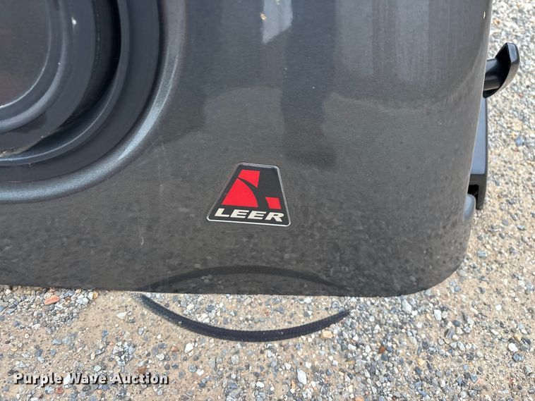 image for item FG0299 Leer pickup truck topper