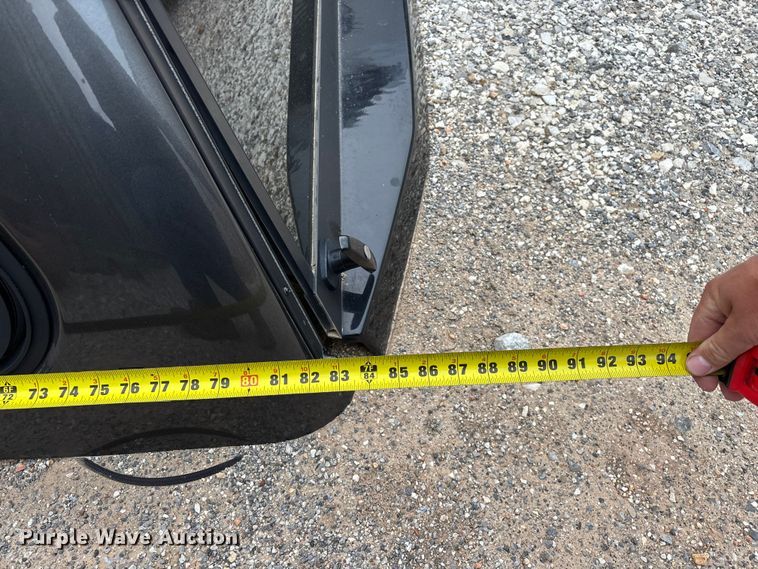 image for item FG0299 Leer pickup truck topper