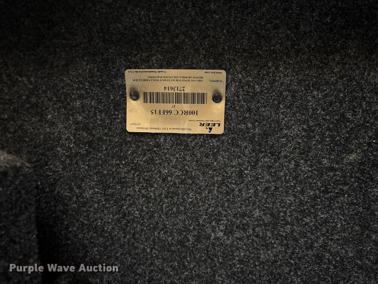 image for item FG0299 Leer pickup truck topper