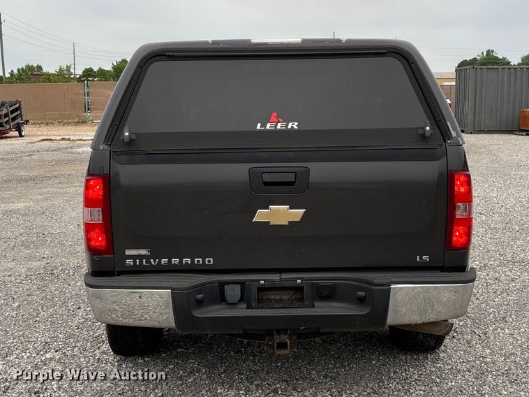 image for item FG0300 2011 Chevrolet Silverado 1500 Ext. Cab pickup truck