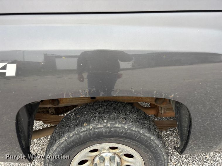 image for item FG0300 2011 Chevrolet Silverado 1500 Ext. Cab pickup truck