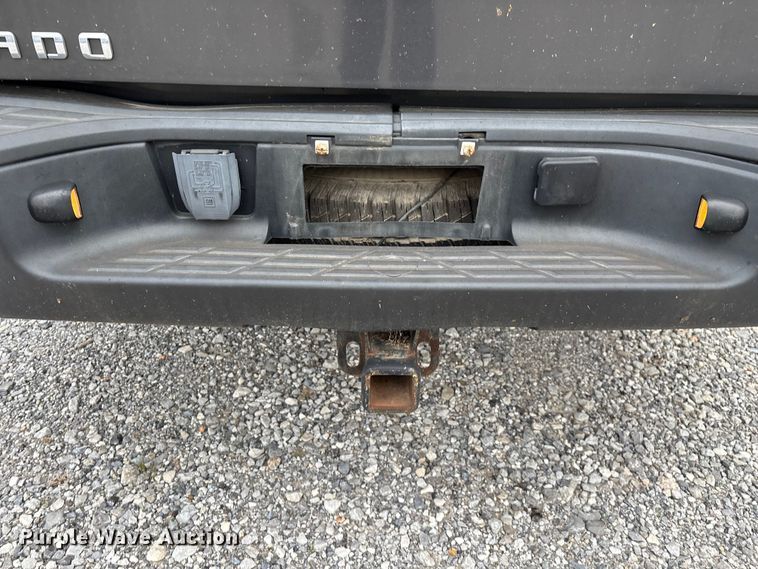 image for item FG0300 2011 Chevrolet Silverado 1500 Ext. Cab pickup truck