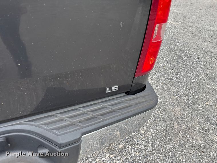 image for item FG0300 2011 Chevrolet Silverado 1500 Ext. Cab pickup truck