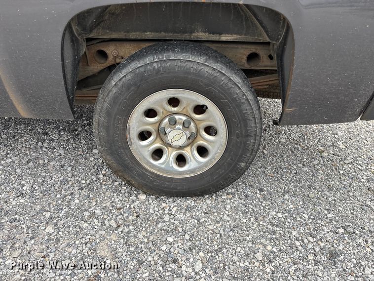 image for item FG0300 2011 Chevrolet Silverado 1500 Ext. Cab pickup truck