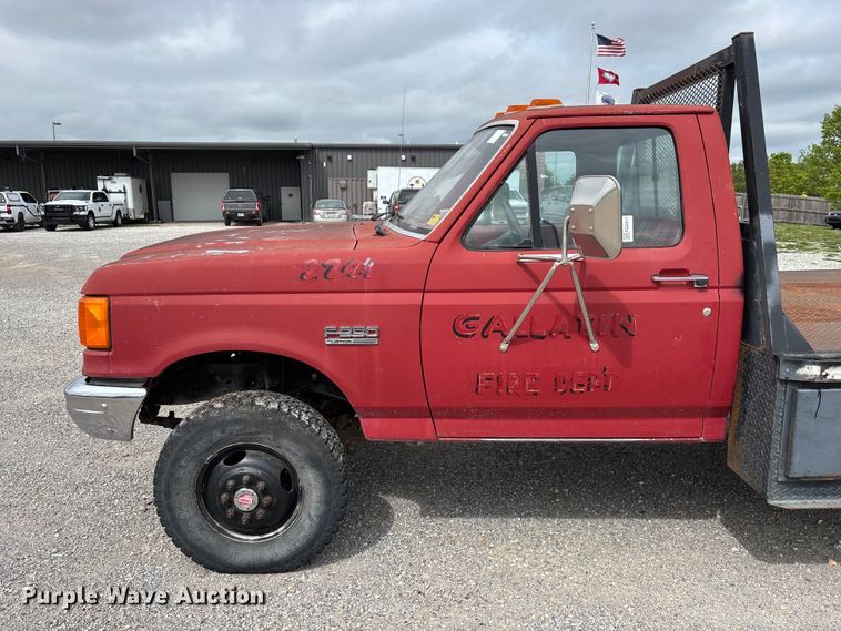 image for item FG0311 1988 Ford F350 flatbed truck